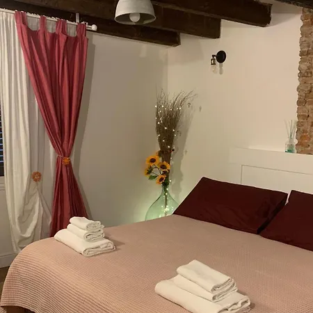 Casa Cimella, Un Nido Nel Cuore Del Porto Antico Cod Citra 010025-lt-2629 *