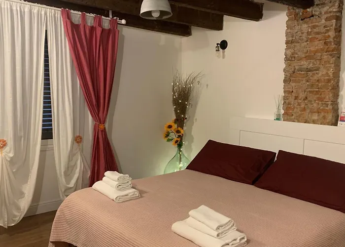 Casa Cimella, Un Nido Nel Cuore Del Porto Antico Cod Citra 010025-lt-2629 *