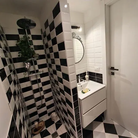 Appartamento Casa Cimella, Un Nido Nel Cuore Del Porto Antico Cod Citra 010025-lt-2629 *